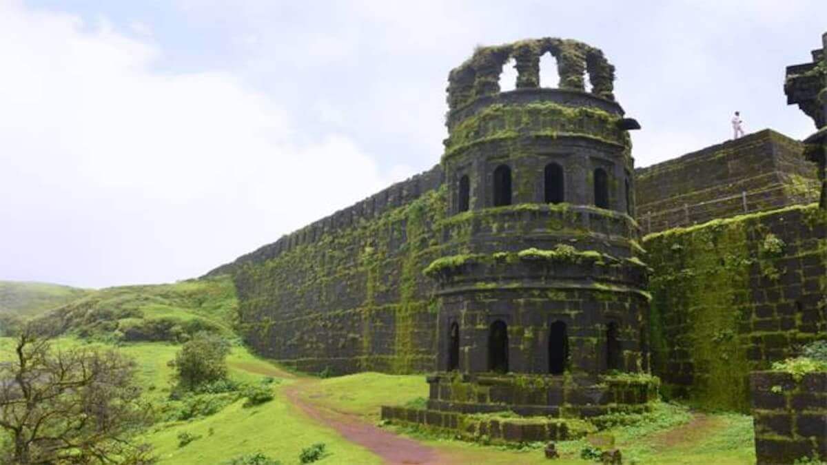 Raigad Fort History in Marathi